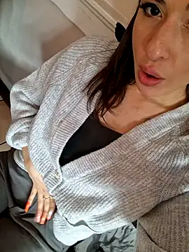 Snapshot of LydiaMaus96 chatting on 02-03-25, 02:34 LydiaMaus96 online show from 02-03-25, 02:34