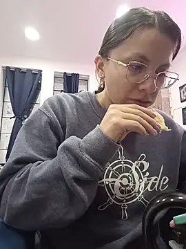 karlamorris  online show from 11-06-25, 01:48