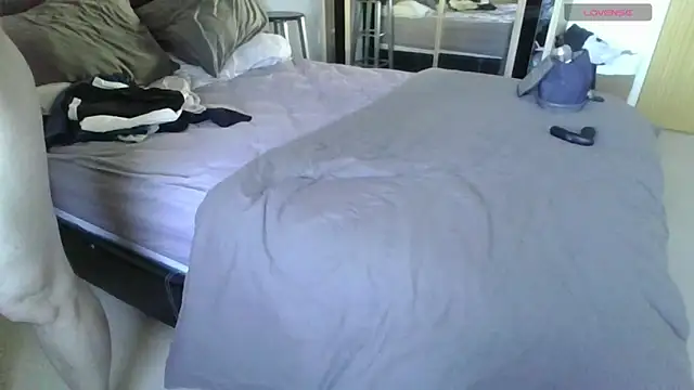 Nizzlivecam online show from 04-12-26, 07:11