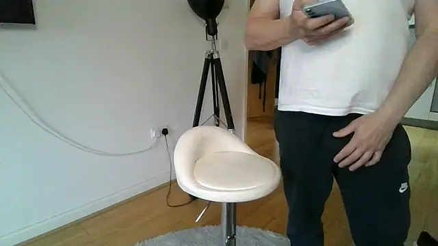 Nizzlivecam online show from 03-29-26, 11:23