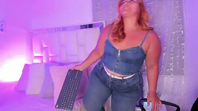 LeahxBarker online show from 12-21-25, 03:08