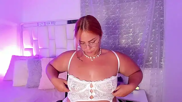 LeahxBarker online show from 12-16-25, 01:21