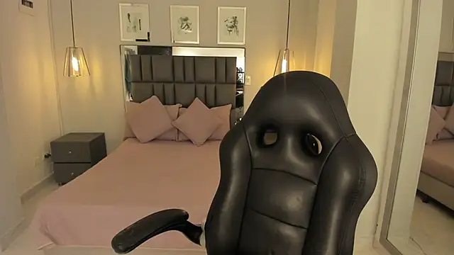 renee shelby  online show from 03-30-26, 08:54