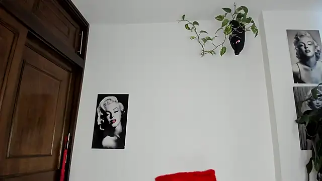 Andrea Williams  online show from 11-14-25, 01:26