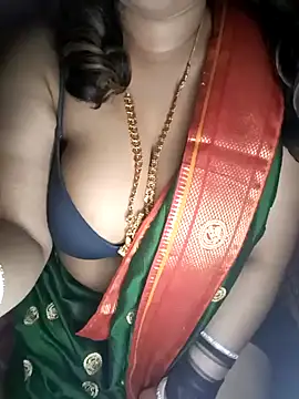 Snapshot of Leo_shreya_888 chatting on 12-21-24, 04:03 Leo shreya 888 online show from 12-21-24, 04:03