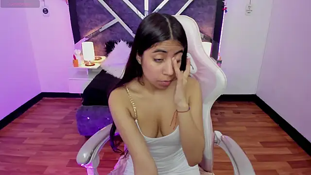 lunitaa18 online show from 02-19-25, 11:25