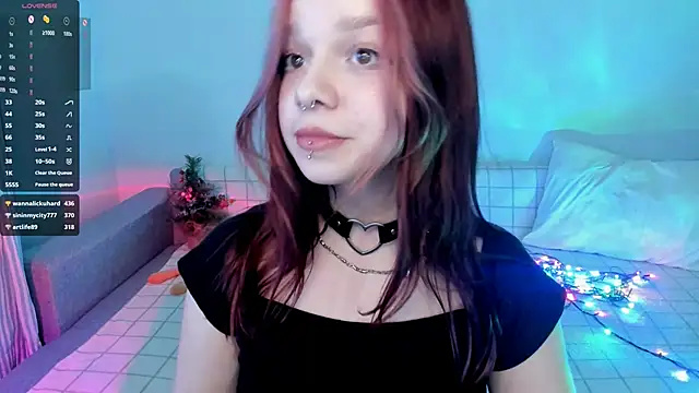 Snapshot of crystal_lilith chatting on 12-30-24, 08:32 crystal lilith online show from 12-30-24, 08:32