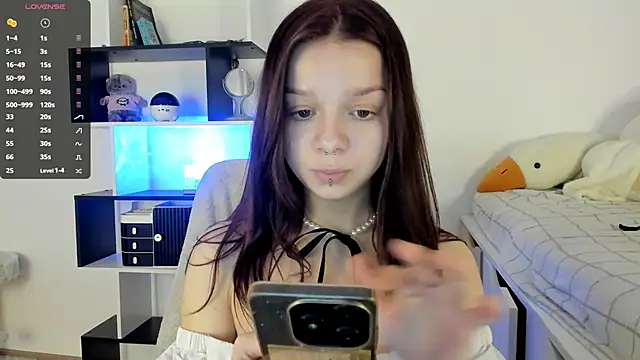 Snapshot of crystal_lilith chatting on 02-14-25, 06:29 crystal lilith online show from 02-14-25, 06:29