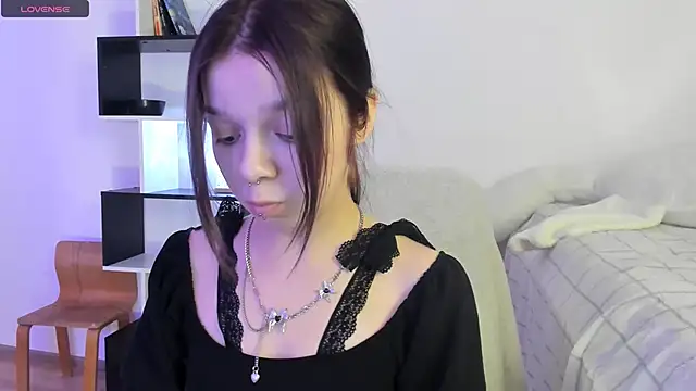 Snapshot of crystal_lilith chatting on 02-10-25, 08:53 crystal lilith online show from 02-10-25, 08:53
