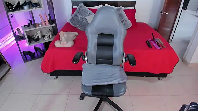 Veronica Jacobss online show from 10-27-25, 07:15