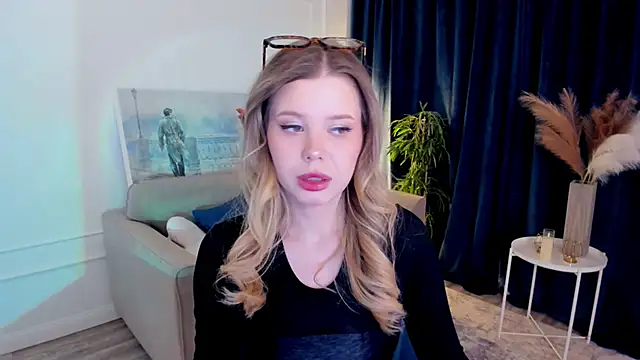 FollowLovee online show from 04-06-26, 06:53