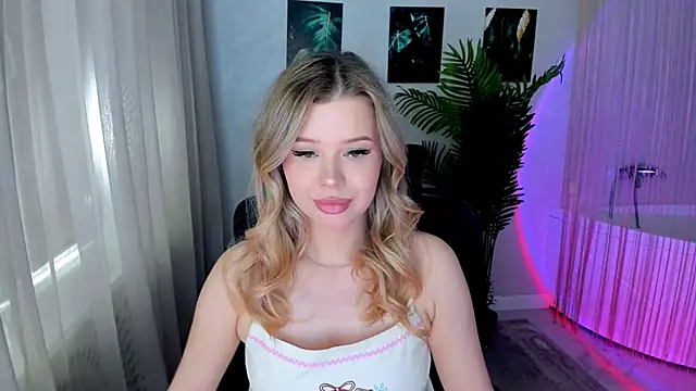 FollowLovee online show from 05-25-26, 04:01