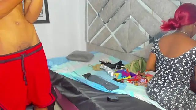 EvaxEmma online show from 11-29-25, 01:44