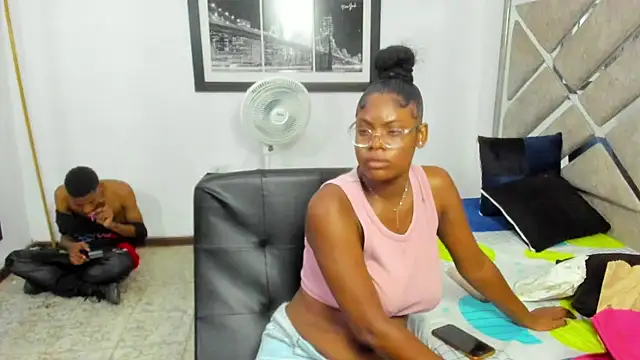 EvaxEmma online show from 12-17-25, 01:27