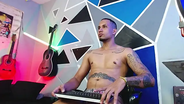 MagnusFrost online show from 10-04-25, 11:06