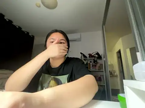 Snapshot of iamMalixxx chatting on 01-18-26, 01:03 iamMalixxx online show from 01-18-26, 01:03