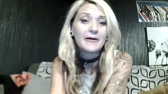 Candalicious online show from 11-19-25, 11:38