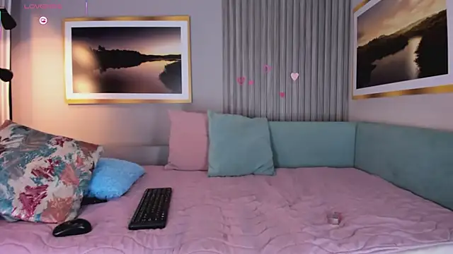 LynnSam  online show from 10-03-25, 11:39