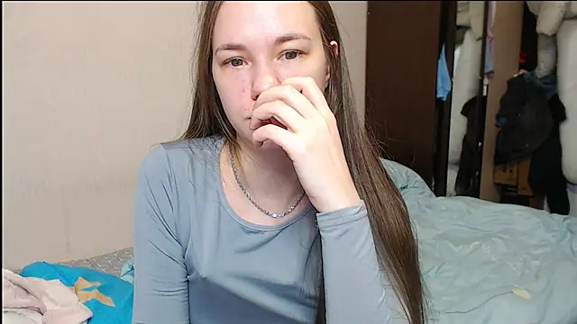 leila bambi  online show from 02-17-25, 03:58