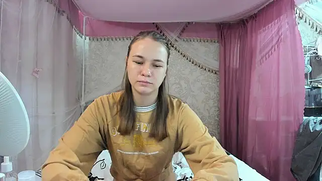 leila bambi  online show from 03-17-26, 09:56