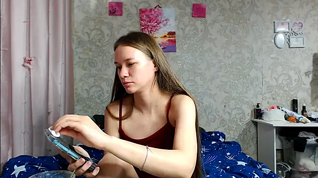 leila bambi  online show from 10-08-25, 08:16