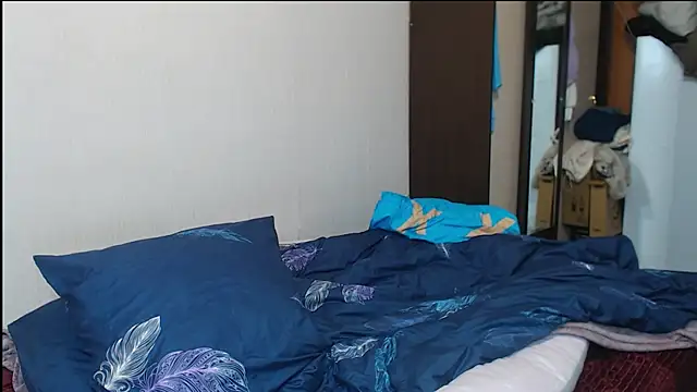 leila bambi  online show from 02-27-25, 10:01