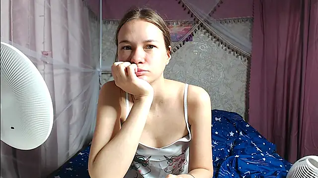 leila bambi  online show from 11-07-25, 10:57