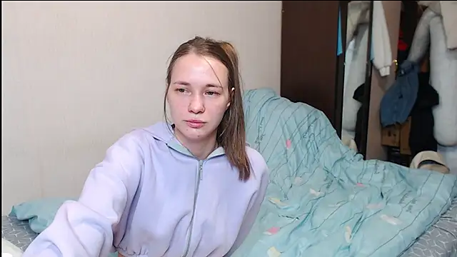 leila bambi  online show from 02-20-25, 02:51