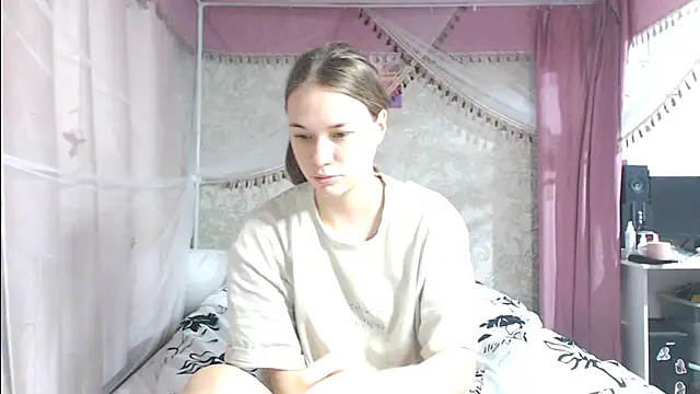 leila bambi  online show from 11-21-25, 11:53