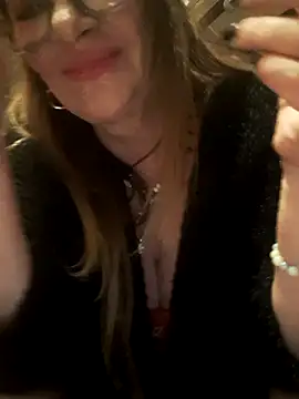 gildamilf online show from 11-17-25, 04:44