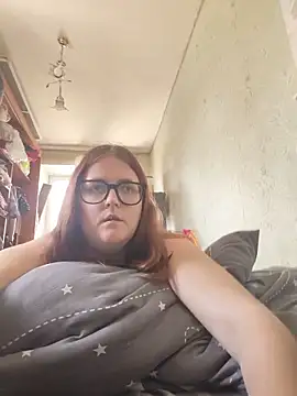 Snapshot of DesireMelissa chatting on 05-17-26, 09:53 DesireMelissa online show from 05-17-26, 09:53