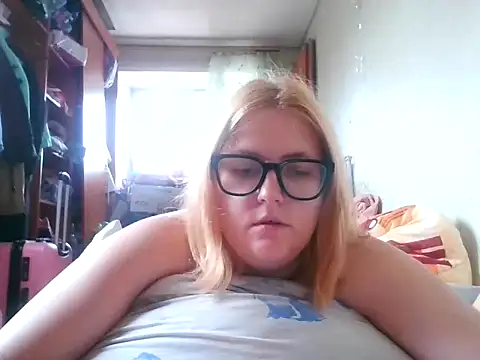 DesireMelissa online show from 10-13-25, 08:05