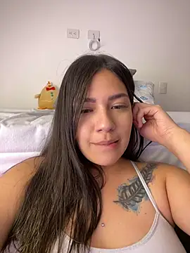 Latina vanessa online show from 02-18-25, 01:43