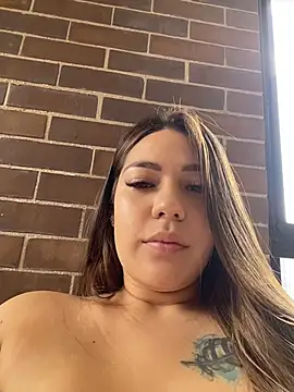 Latina vanessa online show from 06-19-26, 07:20