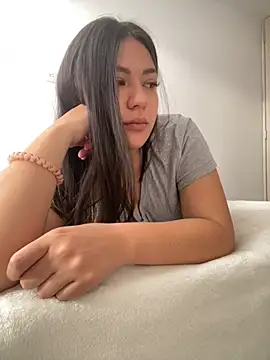 Latina vanessa online show from 02-16-25, 03:16