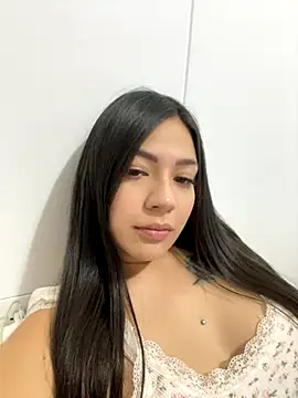 Latina vanessa online show from 10-24-25, 10:42