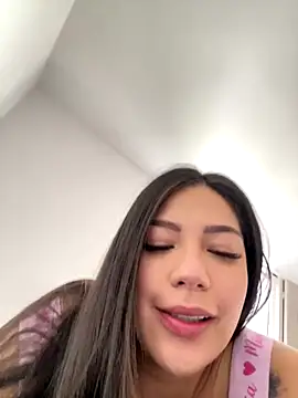 Latina vanessa online show from 12-20-25, 12:41