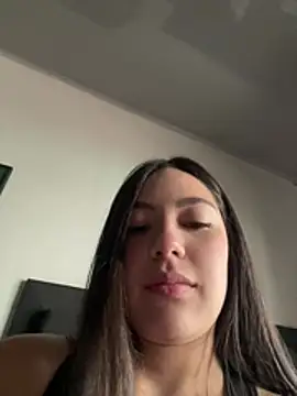 Latina vanessa online show from 02-23-26, 01:12