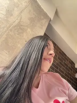 Latina vanessa online show from 03-26-26, 01:53