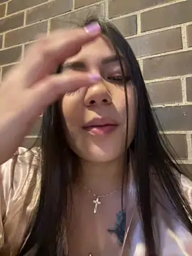 Latina vanessa online show from 04-25-26, 09:34