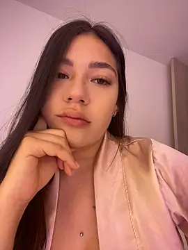 Latina vanessa online show from 03-04-25, 11:22