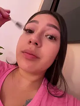 Latina vanessa online show from 04-27-26, 11:58