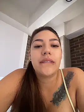 Latina vanessa online show from 05-31-26, 01:17