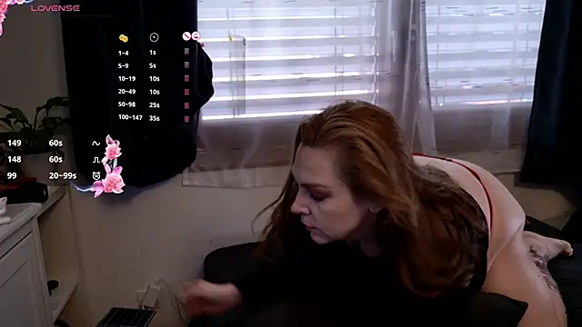 Snapshot of Big_Beautiful_MILF chatting on 09-18-25, 12:52 Big Beautiful MILF online show from 09-18-25, 12:52