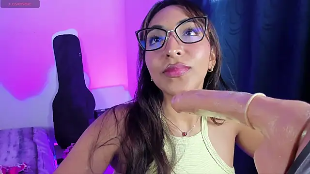 Leticia brownn1 online show from 03-10-25, 04:35