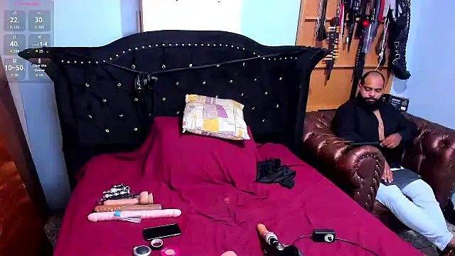 August-Sophie online show from 11-25-25, 02:45