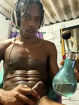 Larry-n-clouds online show from 11-24-25, 03:28