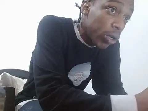 Larry-n-clouds online show from 02-08-26, 02:15