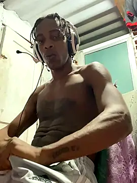 Larry-n-clouds online show from 11-23-25, 03:16