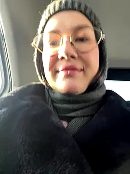 RinaCat online show from 11-29-25, 06:02